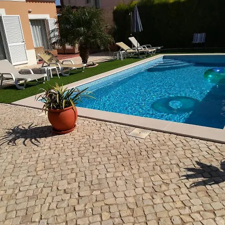 Casa Lusa - Vila Privada Com Piscina Vendégház
