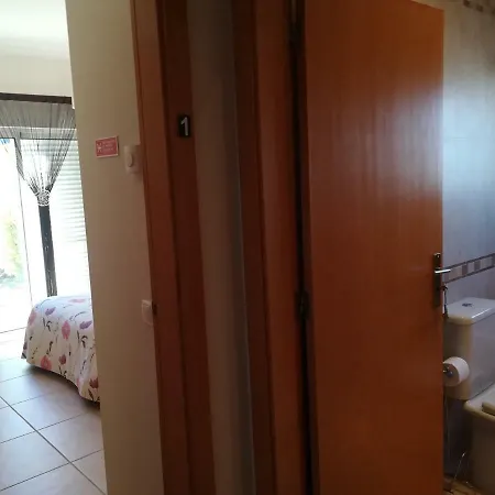 Casa Lusa - Vila Privada Com Piscina 招待所 拉哥斯