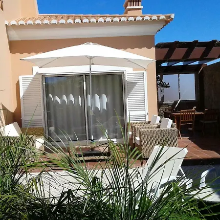 Casa Lusa - Vila Privada Com Piscina 라고스