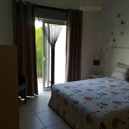 Casa Lusa - Vila Privada Com Piscina 게스트하우스 *